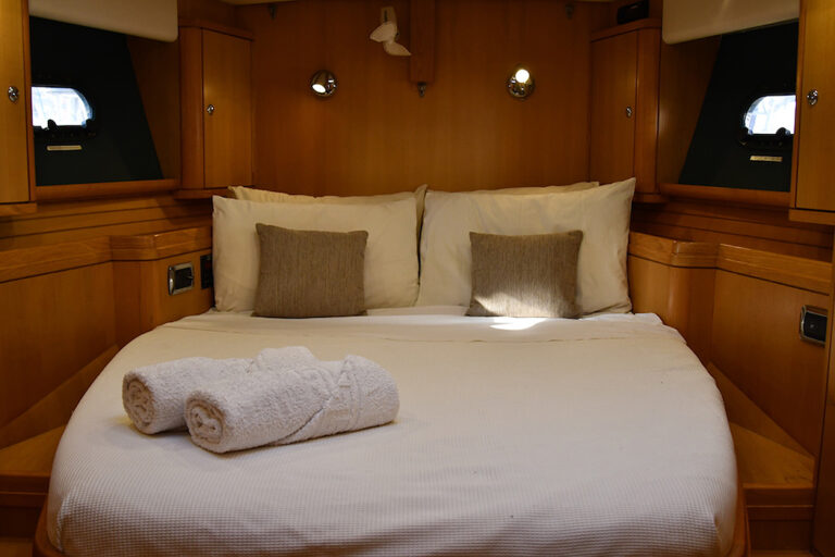 MORNING CALM Guest Cabin