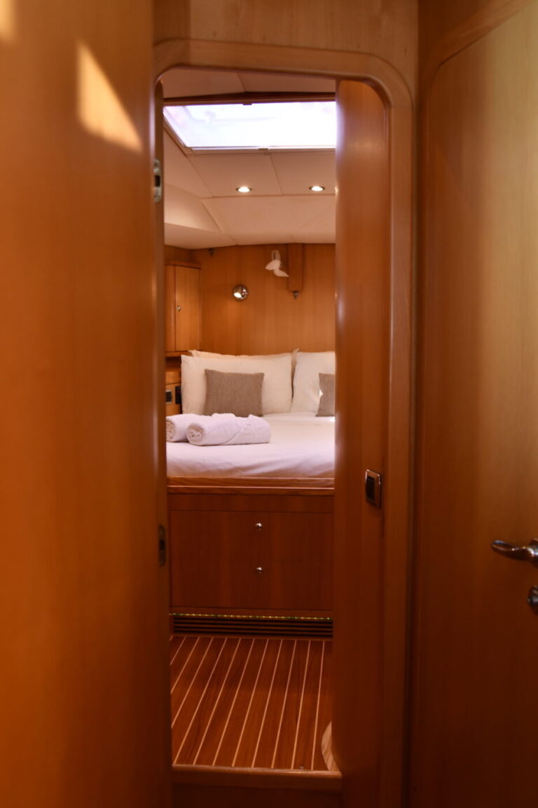 MORNING CALM Guest Cabin