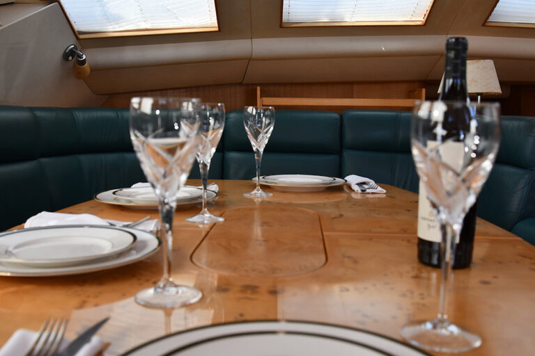 MORNING CALM Saloon