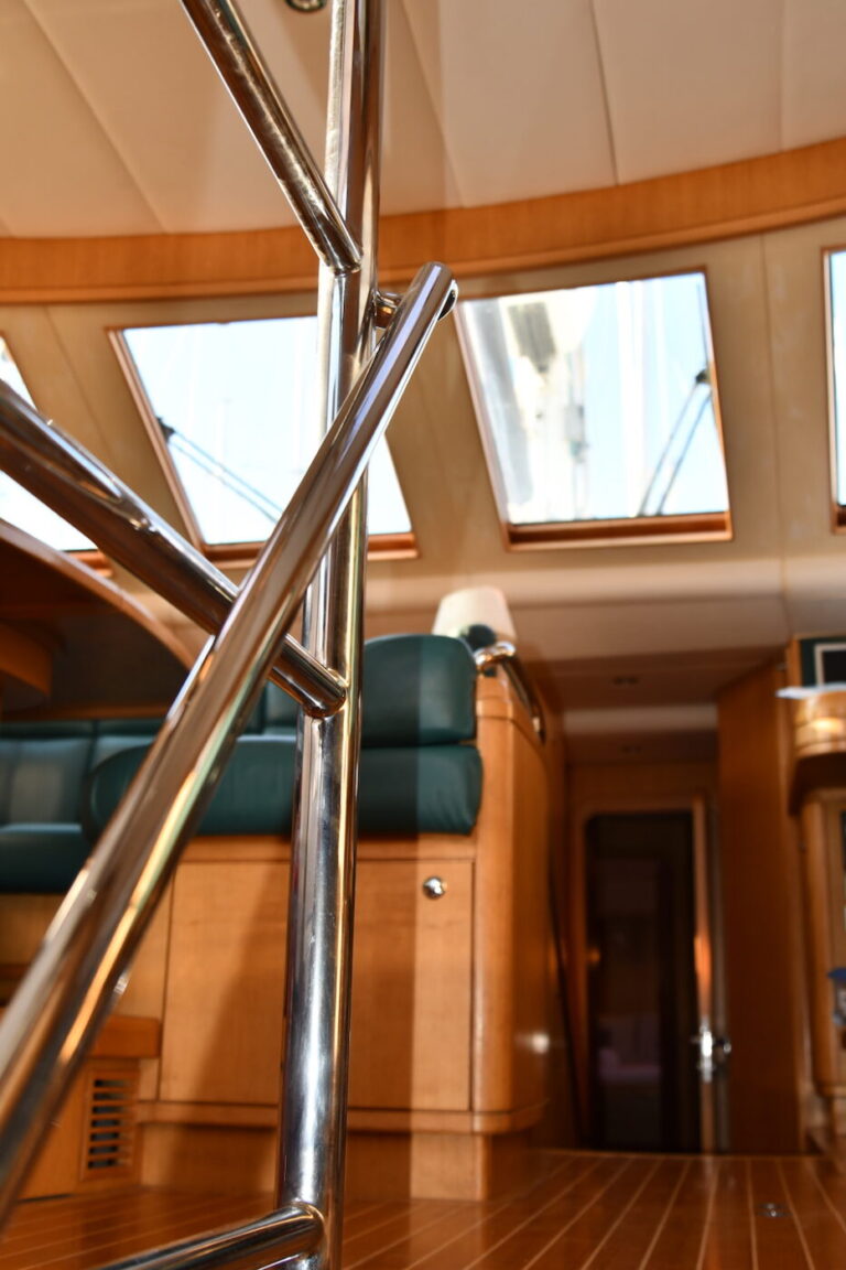 MORNING CALM Saloon