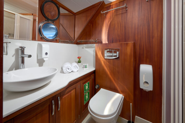 Twin Bathroom