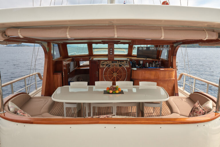 Aft Deck Alfresco Dining Area