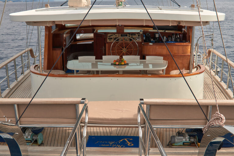Aft Deck Seating
