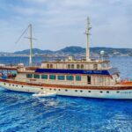 Motor Sailor LOVE BOAT