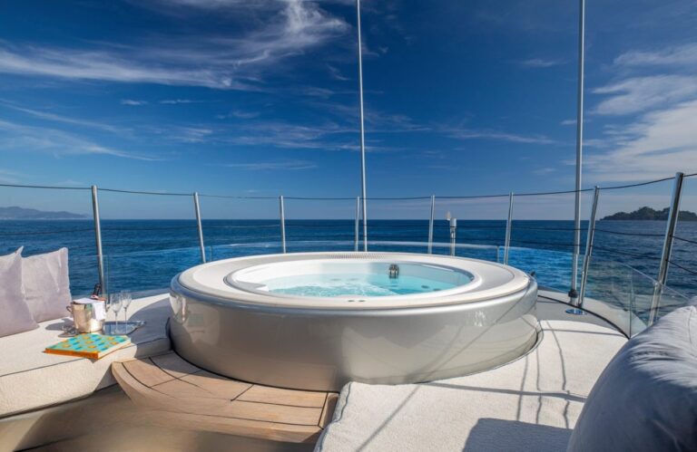Exterior Sunbathing Area