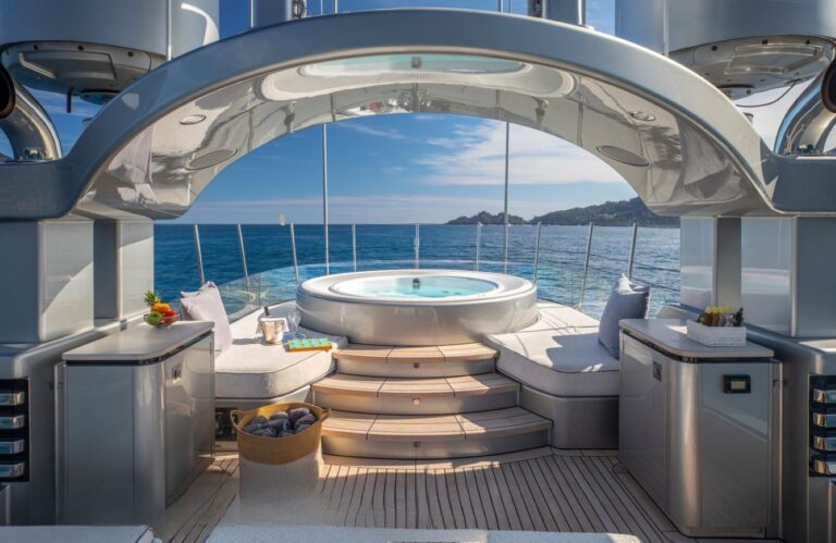 Exterior Sunbathing Area