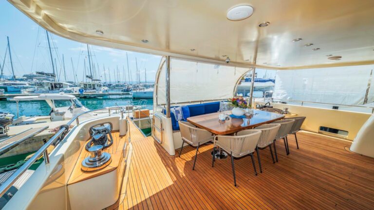 Main Deck Dining