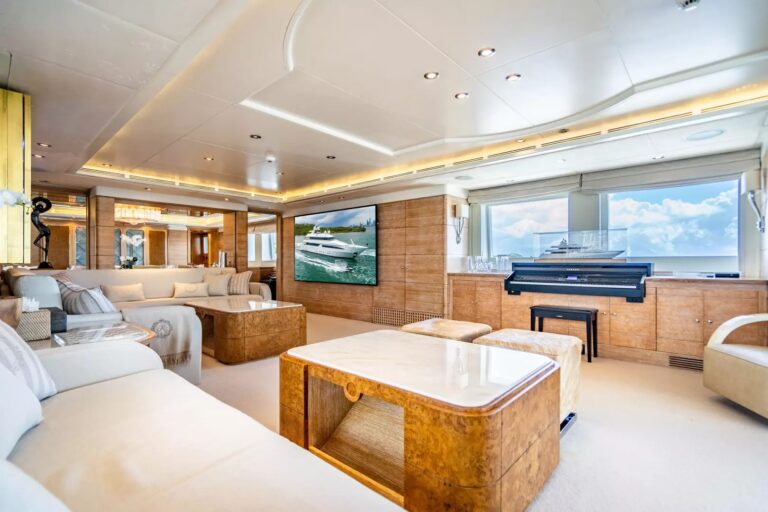 Main salon view aft