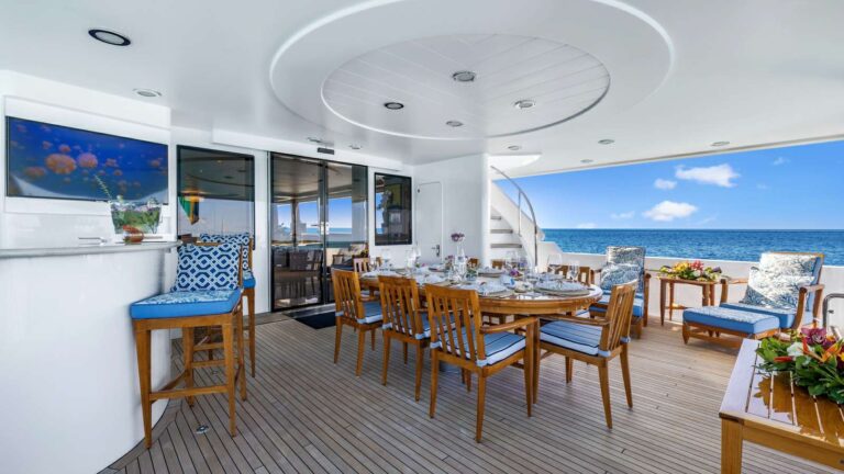 Al Fresco Dining