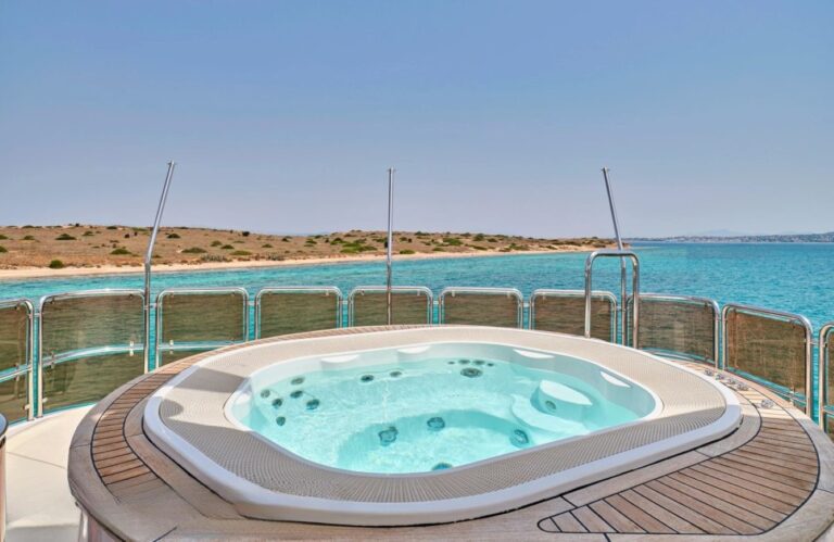 Exterior Sunbathing Area