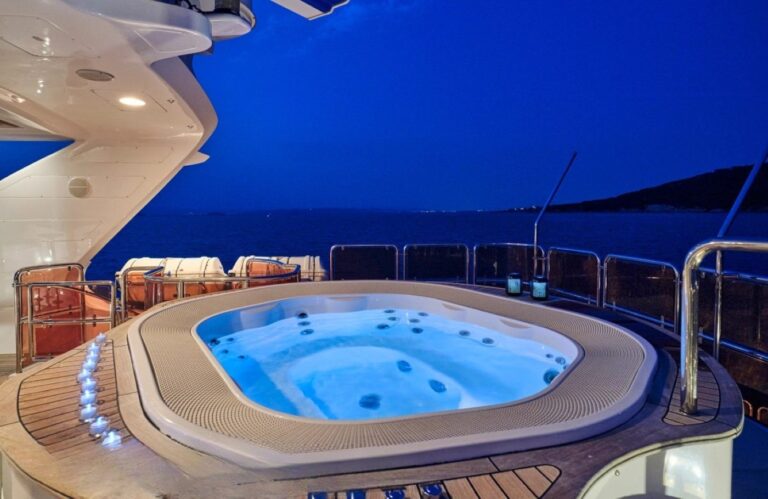 Exterior Sunbathing Area