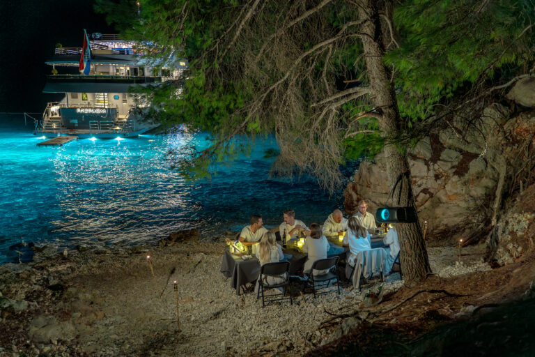 Beach Dining