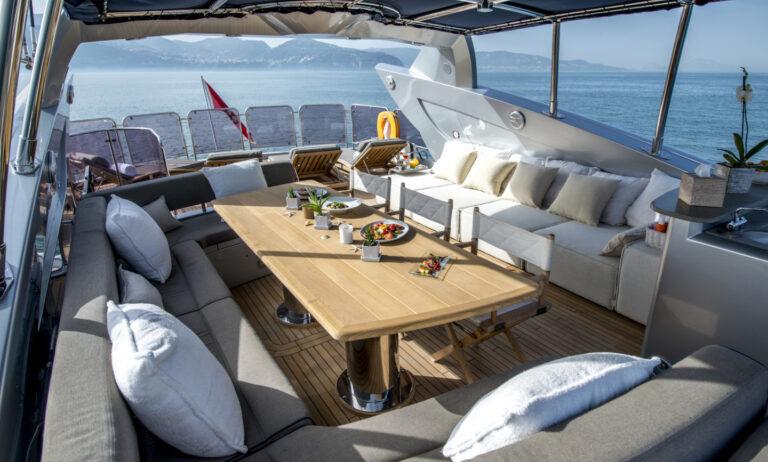 Sun Deck Alfresco Dining
