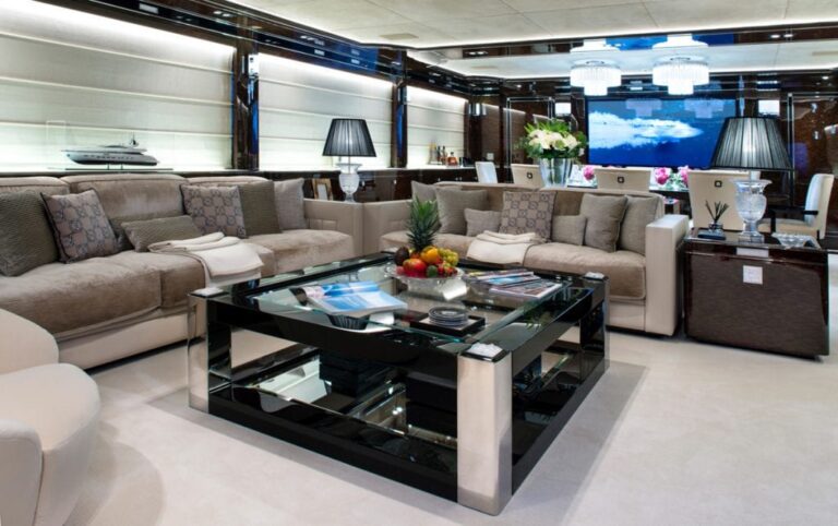 SALOON
