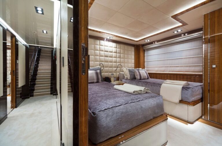 Twin Cabin