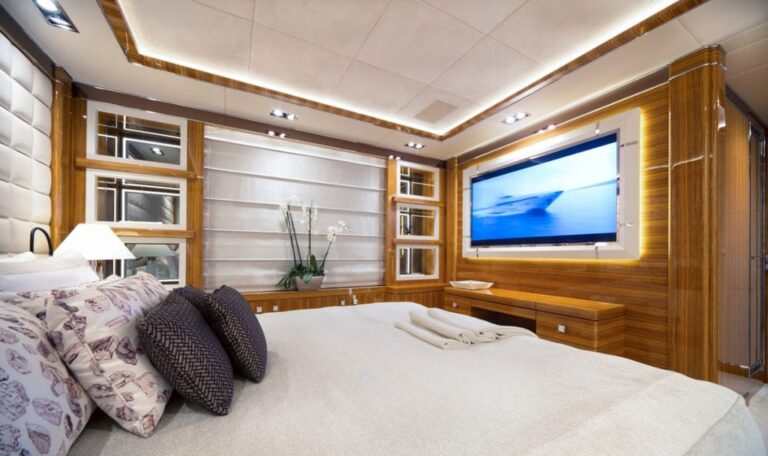Double Cabin