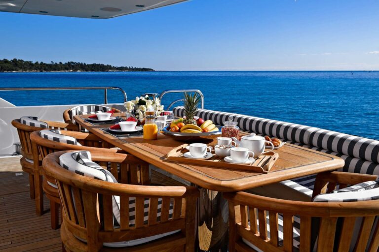 Alfresco Dining