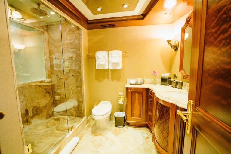 Master Ensuite Bathroom