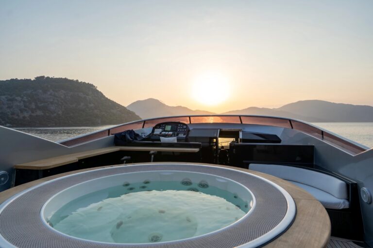 Exterior Sunbathing Area