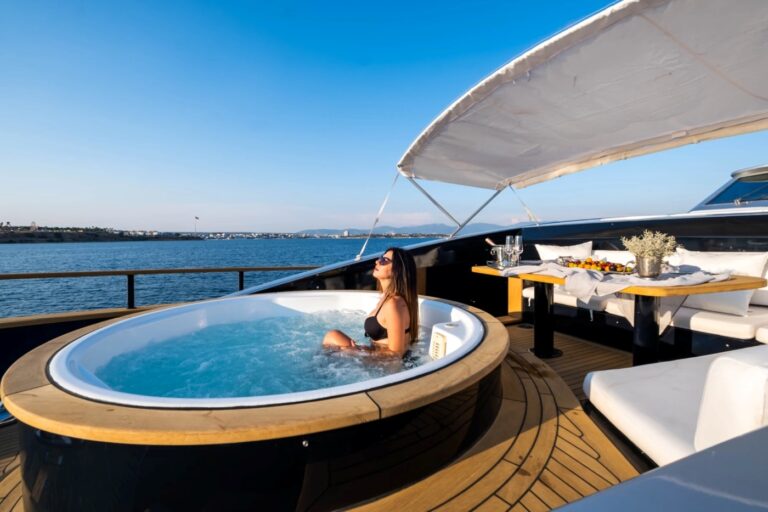 Exterior Sunbathing Area
