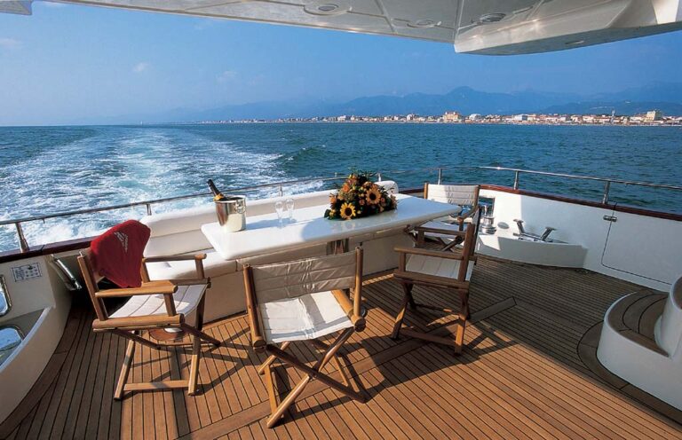 MOTOR YACHT IRIS - Aft deck 2