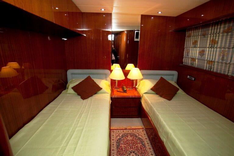 Twin Cabin