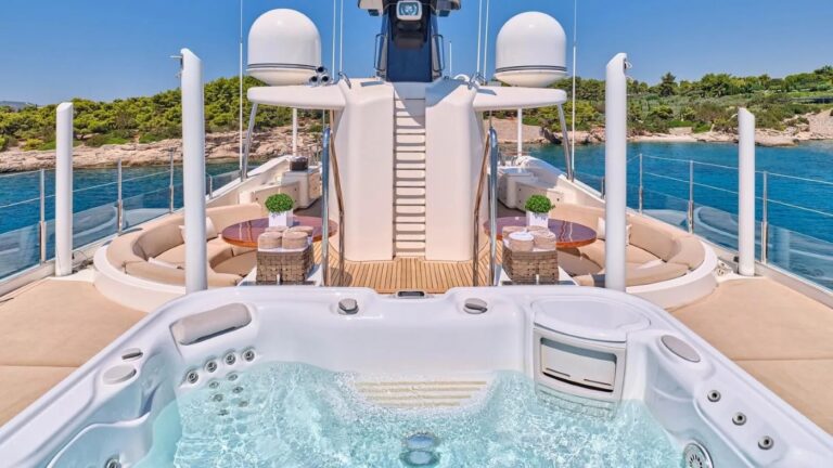 Exterior Sunbathing Area