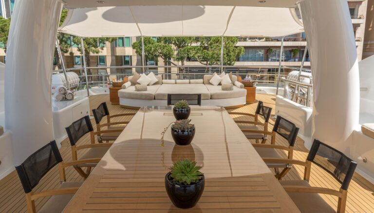 Alfresco Dining