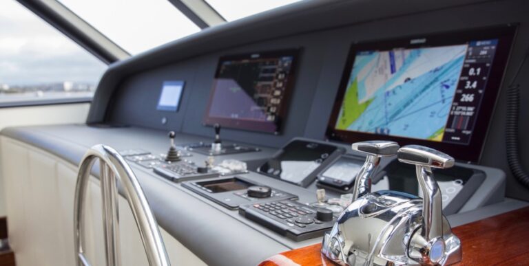 Helm Station