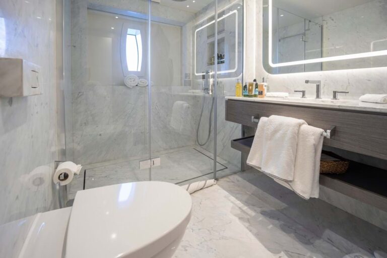 Ensuite