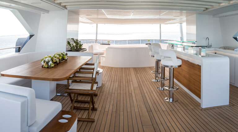 Sun Deck Bar And Alfresco Dining