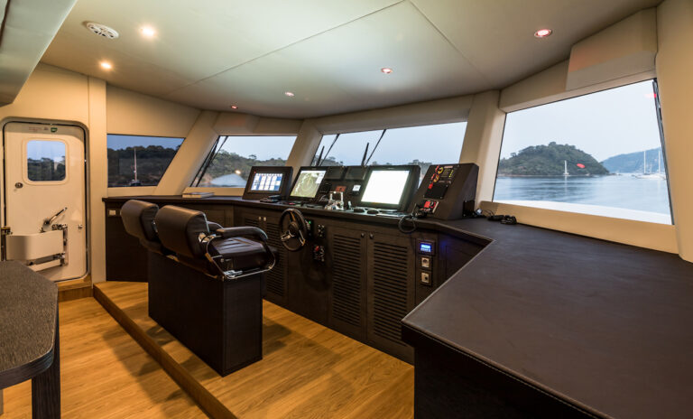 Helm Station