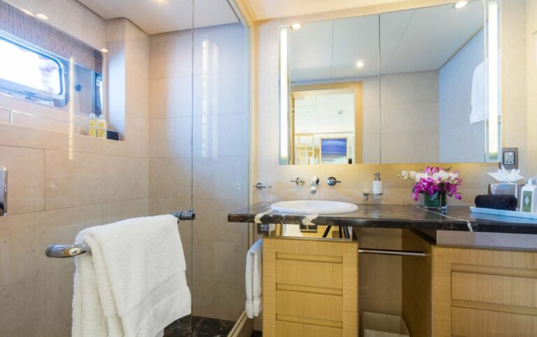 Double Cabin Bathroom
