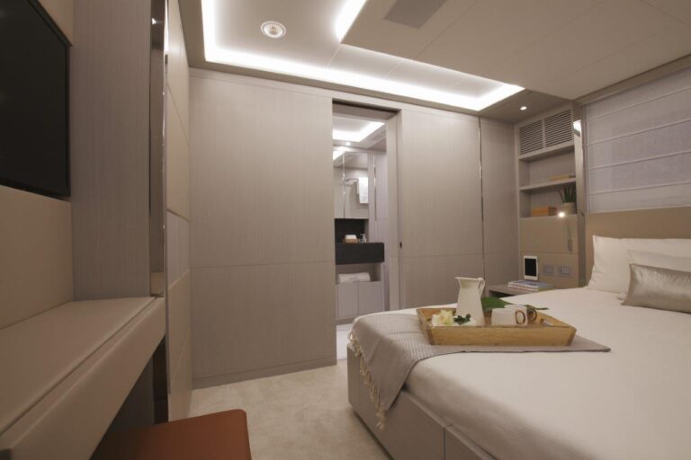 Double Cabin
