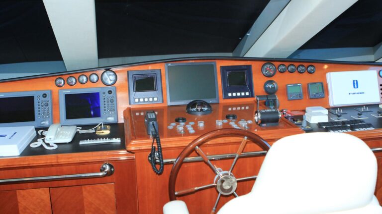 Helm Station