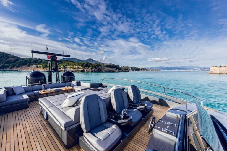 Flybridge
