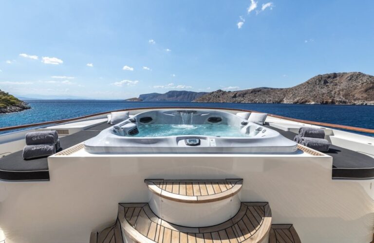 Exterior Sunbathing Area