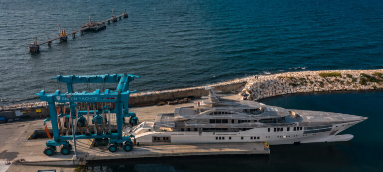 BILGIN 263-III Motor Yacht NB78 Hitting Water