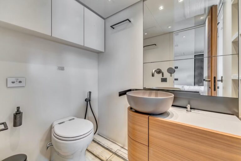 Master Bathroom 01