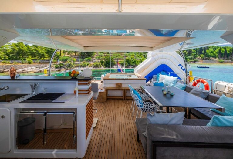 Exterior Relaxation Area With Dining