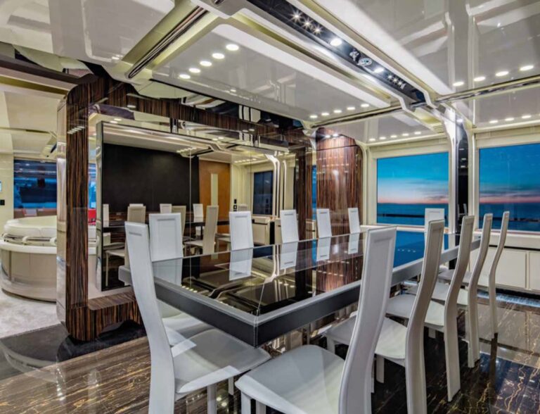 Main salon dining