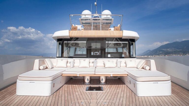 Top Deck