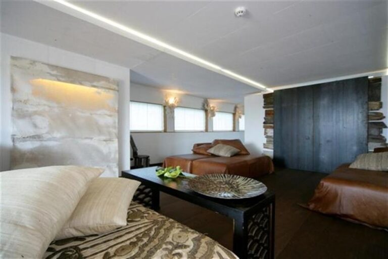 Guest Cabin