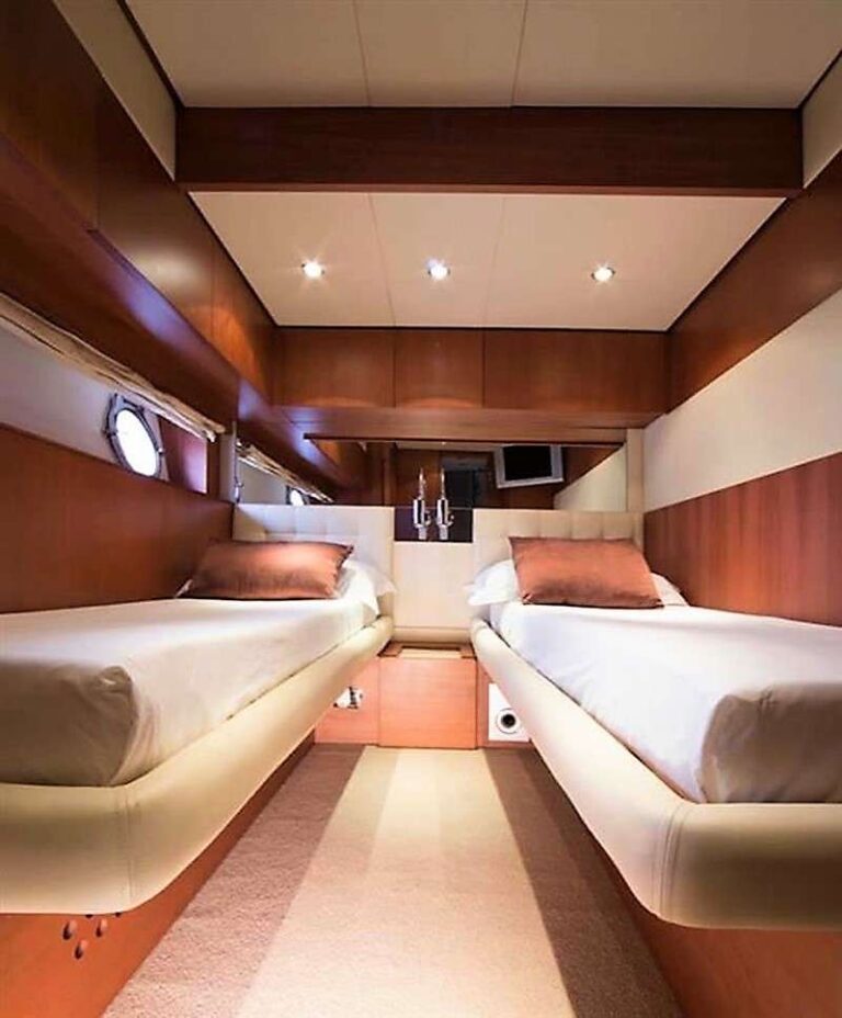 Twin Cabin