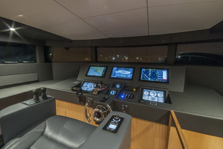 Helm Station