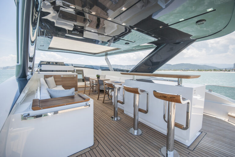 Flybridge Bar Area
