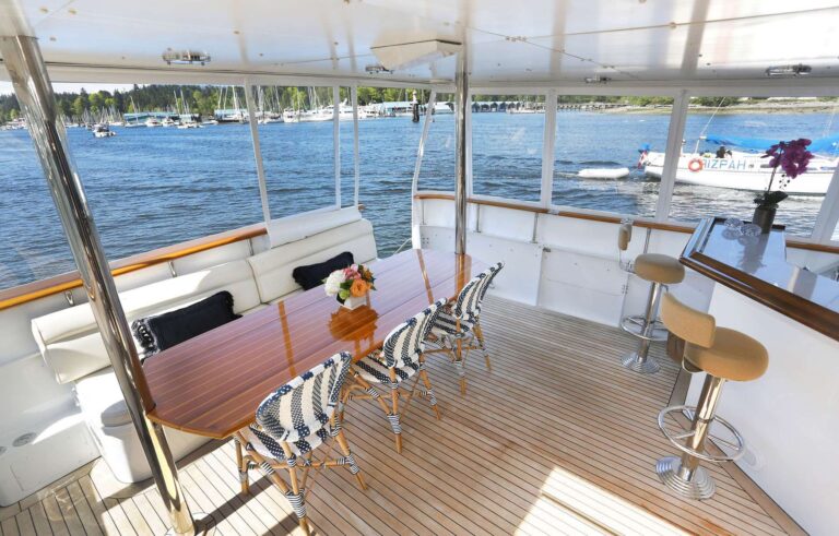 Aft Deck Seating