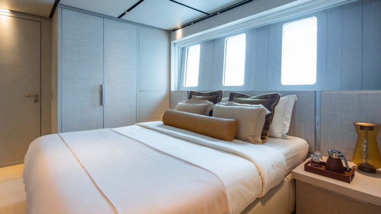 Double Cabin