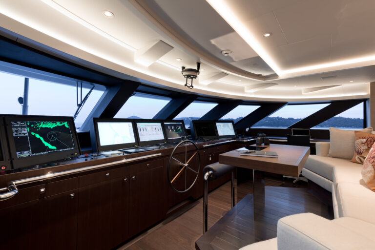 Helm Station
