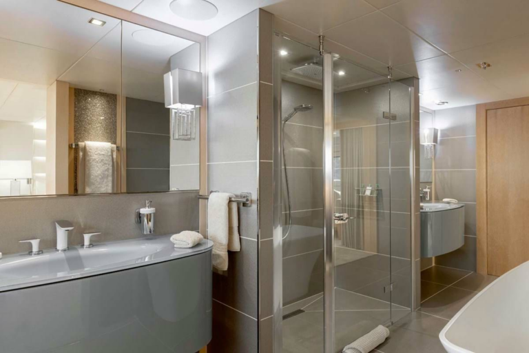 Master Ensuite